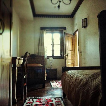 Hotel Vila Aleksander Berat Room photo