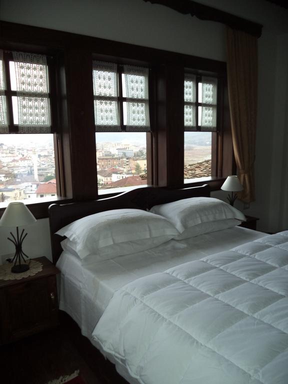 Hotel Vila Aleksander Berat Room photo